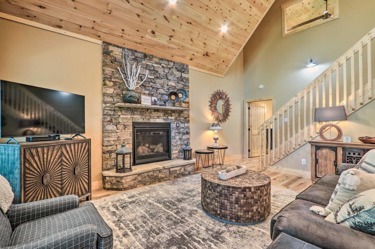 Sevierville Cabin Deck With Foosball And Hot Tub! Esterno foto