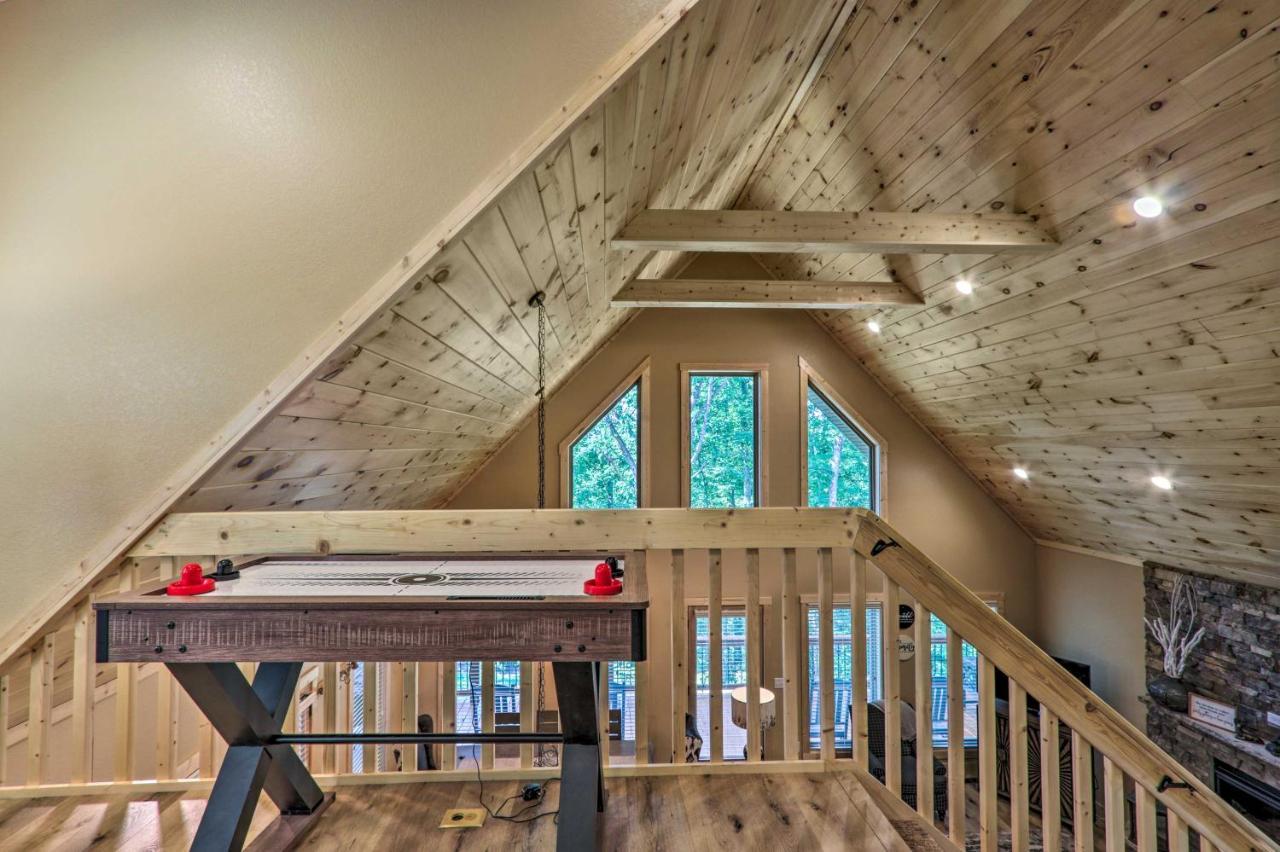 Sevierville Cabin Deck With Foosball And Hot Tub! Esterno foto