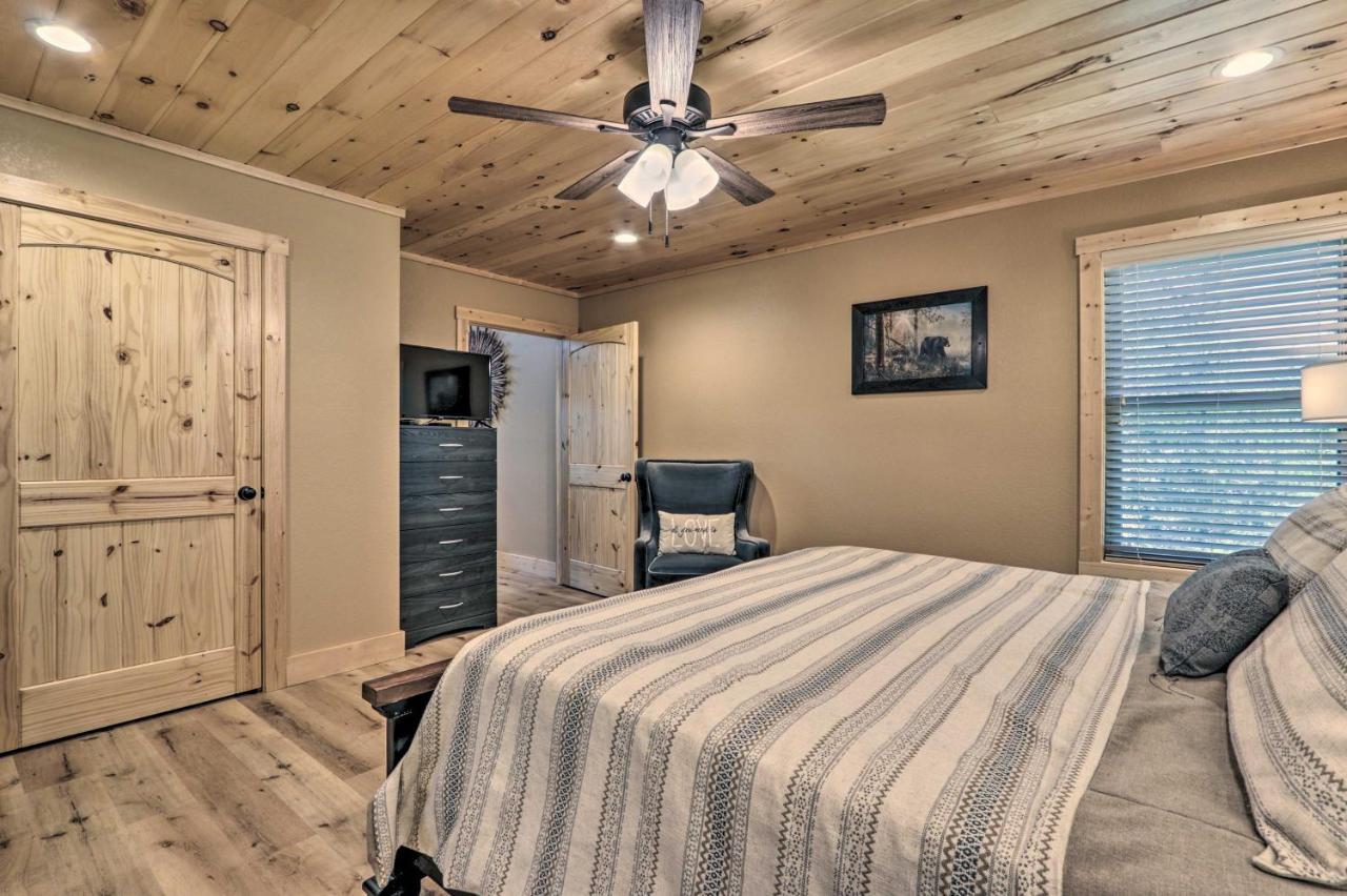 Sevierville Cabin Deck With Foosball And Hot Tub! Esterno foto