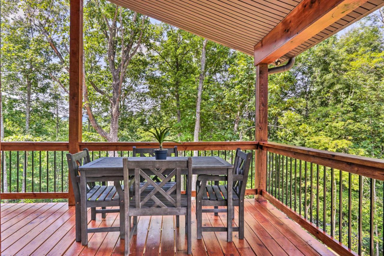 Sevierville Cabin Deck With Foosball And Hot Tub! Esterno foto